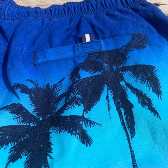 Marks & Spencer Palm Tree Sunset Swim Shorts – Size Large - Picture 8 of 8
